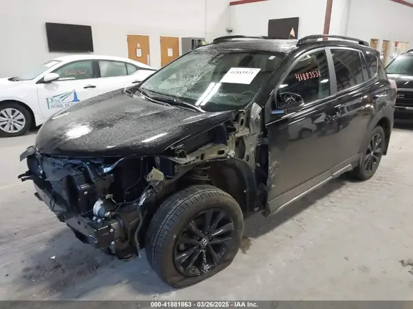 2T3RFREV0JW715761 2018 TOYOTA RAV 4 - Image 2