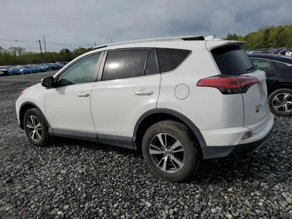 2T3RFREV0JW742393 2018 TOYOTA RAV 4 - Image 2