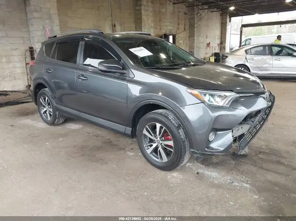 2T3RFREV0JW742796 2018 TOYOTA RAV 4 - Image 1