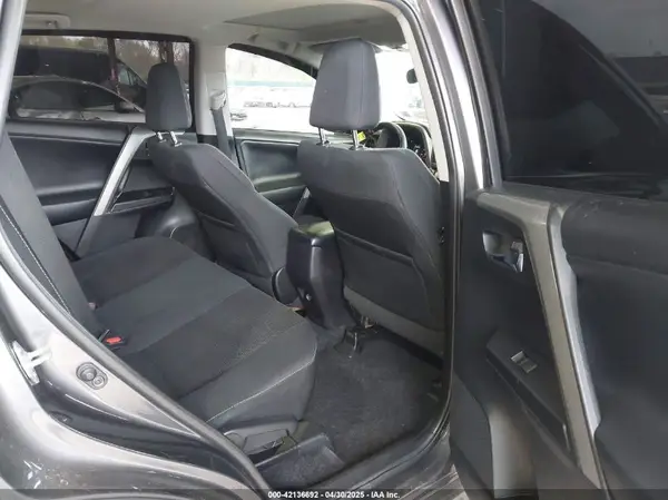 2T3RFREV0JW742796 2018 TOYOTA RAV 4 - Image 8