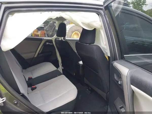 2T3RFREV0JW759260 2018 TOYOTA RAV 4 - Image 8