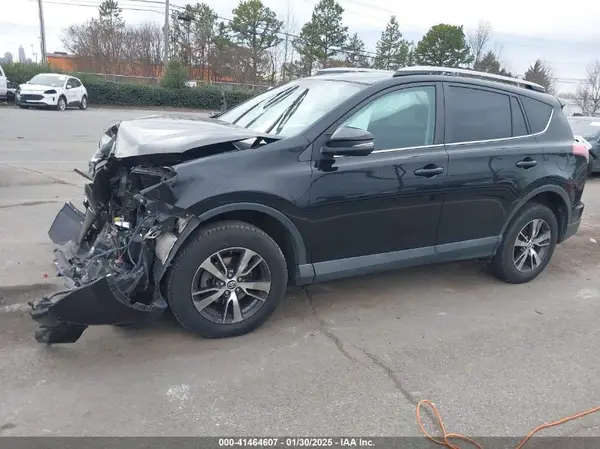 2T3RFREV0JW761820 2018 TOYOTA RAV 4 - Image 2
