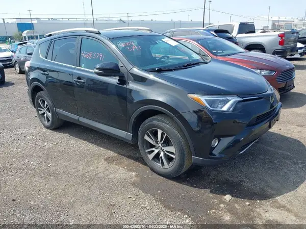 2T3RFREV0JW788144 2018 TOYOTA RAV 4 - Image 1