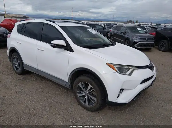 2T3RFREV0JW792646 2018 TOYOTA RAV 4 - Image 1