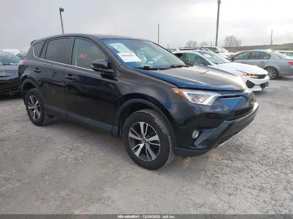 2T3RFREV0JW793330 2018 TOYOTA RAV 4 - Image 1