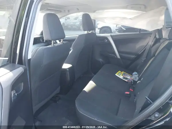 2T3RFREV0JW801121 2018 TOYOTA RAV 4 - Image 8