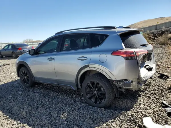 2T3RFREV0JW802429 2018 TOYOTA RAV 4 - Image 2