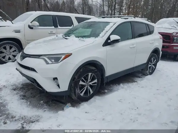 2T3RFREV0JW802477 2018 TOYOTA RAV 4 - Image 2