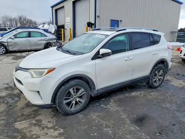 2T3RFREV0JW814922 2018 TOYOTA RAV 4 - Image 1