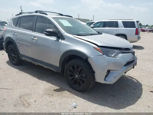 2T3RFREV0JW817898 2018 TOYOTA RAV 4 - Image 1