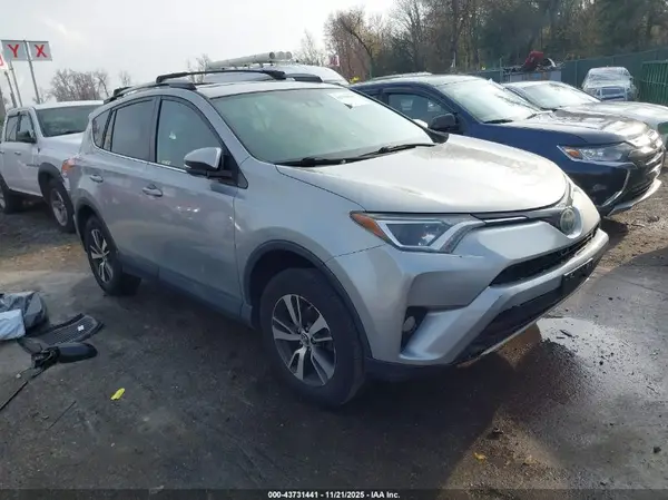 2T3RFREV0JW830571 2018 TOYOTA RAV 4 - Image 1