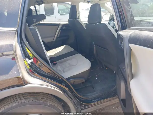 2T3RFREV0JW833499 2018 TOYOTA RAV 4 - Image 8