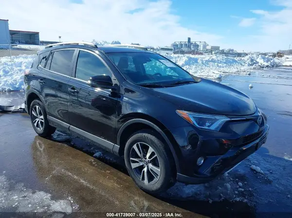 2T3RFREV1GW410956 2016 TOYOTA RAV 4 - Image 1