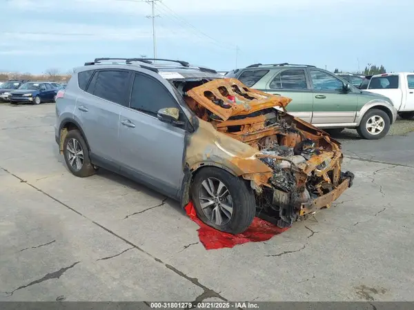 2T3RFREV1GW477170 2016 TOYOTA RAV 4 - Image 1