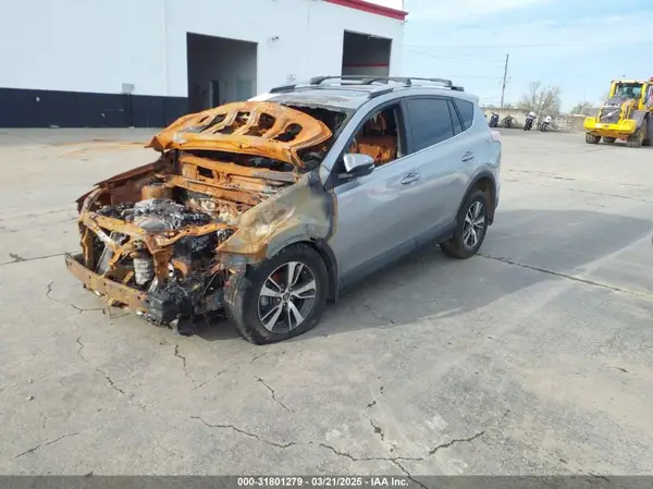 2T3RFREV1GW477170 2016 TOYOTA RAV 4 - Image 2