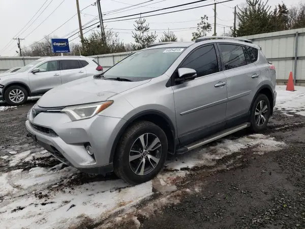 2T3RFREV1HW547669 2017 TOYOTA RAV 4 - Image 1