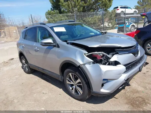 2T3RFREV1HW561295 2017 TOYOTA RAV 4 - Image 1