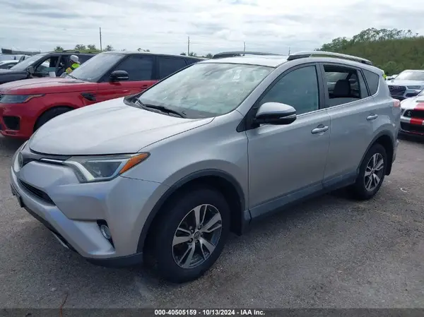 2T3RFREV1HW565895 2017 TOYOTA RAV 4 - Image 2