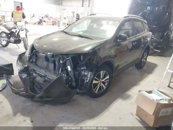 2T3RFREV1HW574810 2017 TOYOTA RAV 4 - Image 2