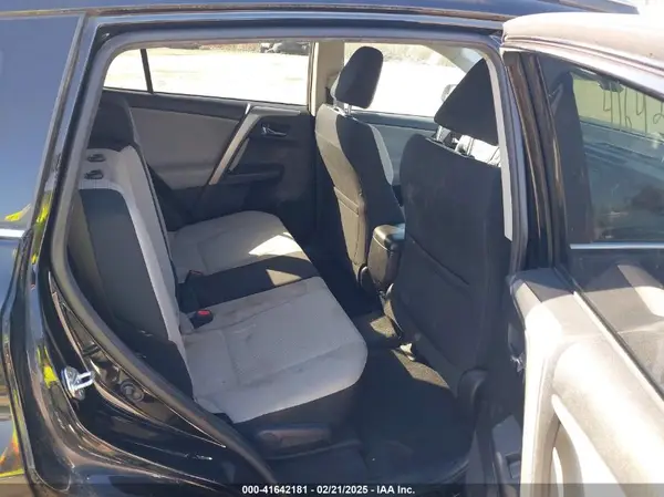 2T3RFREV1HW574810 2017 TOYOTA RAV 4 - Image 8