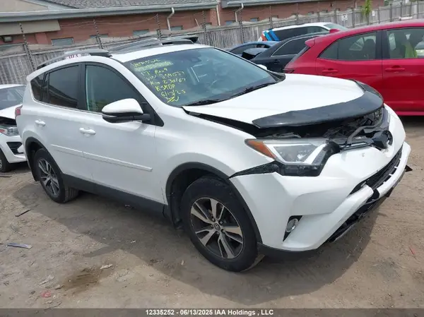 2T3RFREV1HW594037 2017 TOYOTA RAV 4 - Image 1