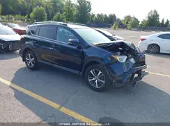 2T3RFREV1HW677001 2017 TOYOTA RAV 4