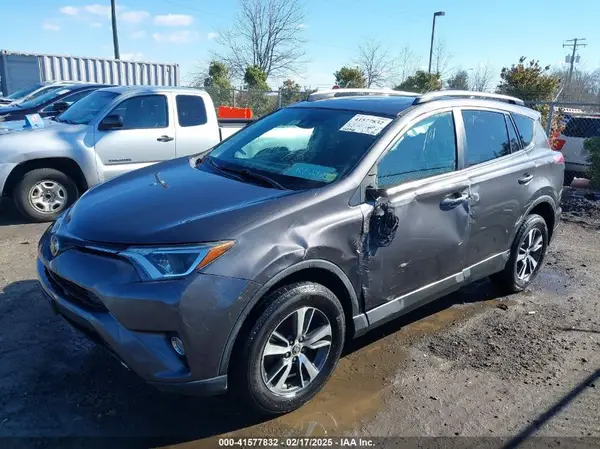 2T3RFREV1HW678231 2017 TOYOTA RAV 4 - Image 2
