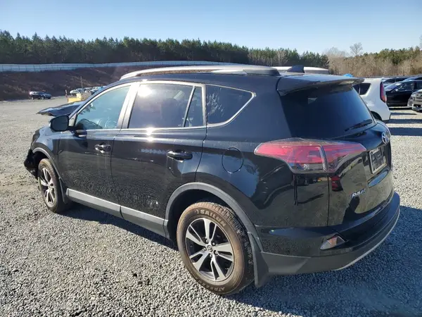 2T3RFREV1HW686975 2017 TOYOTA RAV 4 - Image 2