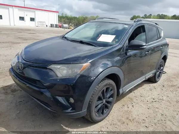 2T3RFREV1JW697044 2018 TOYOTA RAV 4 - Image 2