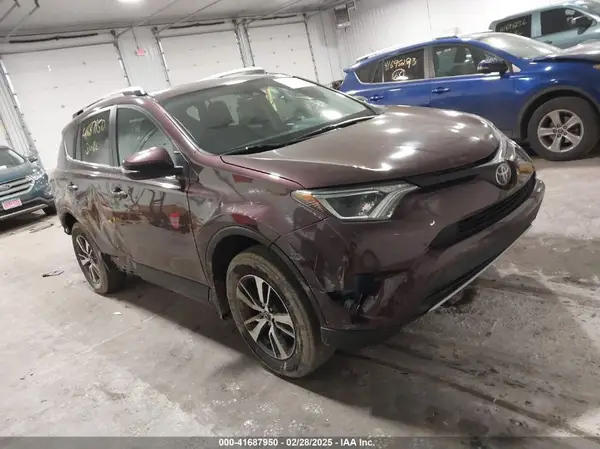 2T3RFREV1JW716756 2018 TOYOTA RAV 4 - Image 1