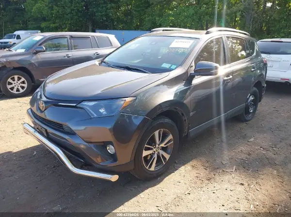2T3RFREV1JW735081 2018 TOYOTA RAV 4 - Image 2