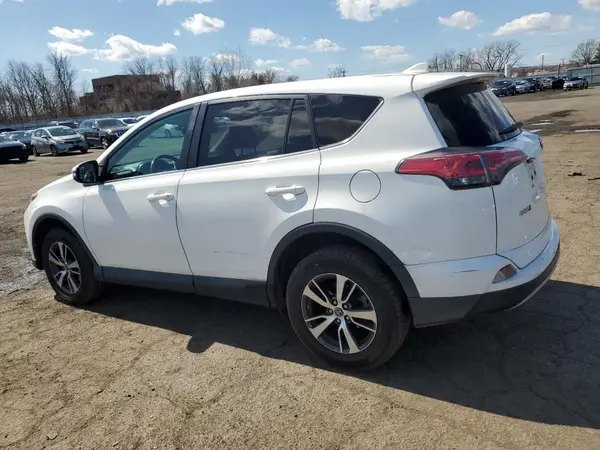2T3RFREV1JW769750 2018 TOYOTA RAV 4 - Image 2