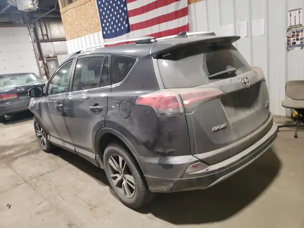 2T3RFREV1JW775144 2018 TOYOTA RAV 4 - Image 2