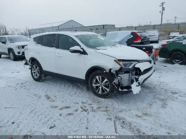 2T3RFREV1JW792915 2018 TOYOTA RAV 4 - Image 1