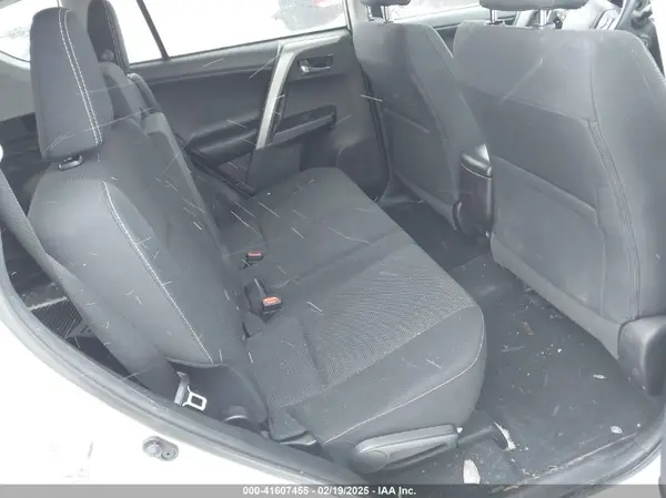 2T3RFREV1JW792915 2018 TOYOTA RAV 4 - Image 8