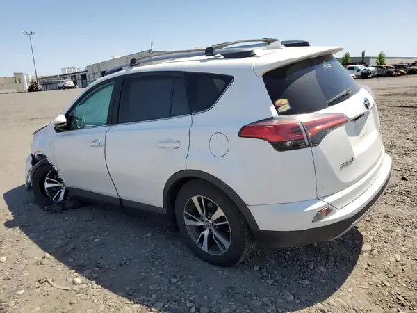 2T3RFREV1JW793210 2018 TOYOTA RAV 4 - Image 2
