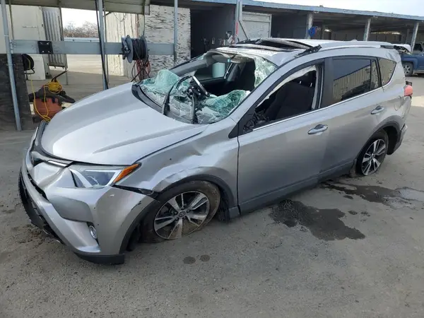 2T3RFREV1JW807087 2018 TOYOTA RAV 4 - Image 1