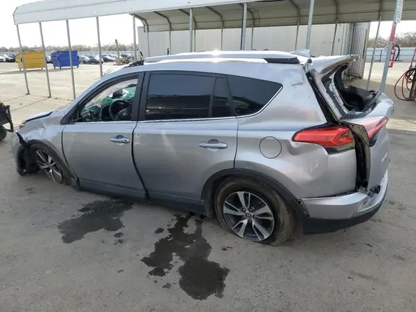 2T3RFREV1JW807087 2018 TOYOTA RAV 4 - Image 2