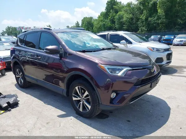 2T3RFREV1JW818607 2018 TOYOTA RAV 4 - Image 1