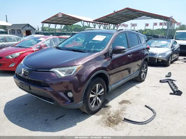 2T3RFREV1JW818607 2018 TOYOTA RAV 4 - Image 2