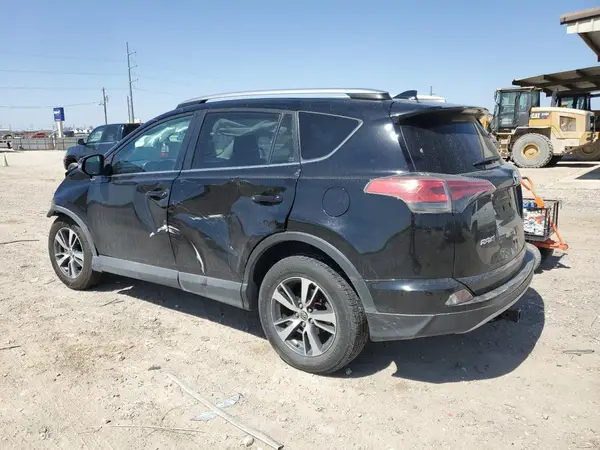 2T3RFREV1JW822978 2018 TOYOTA RAV 4 - Image 2