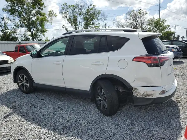 2T3RFREV1JW843426 2018 TOYOTA RAV 4 - Image 2
