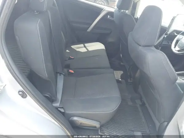 2016 TOYOTA RAV 4 auction photo 8
