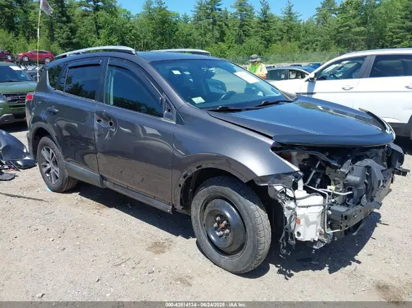2T3RFREV2GW505011 2016 TOYOTA RAV 4 - Image 1