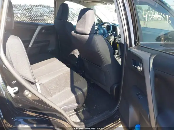 2T3RFREV2HW577666 2017 TOYOTA RAV 4 - Image 8