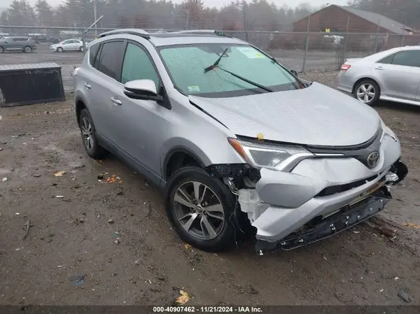 2T3RFREV2HW633122 2017 TOYOTA RAV 4 - Image 1