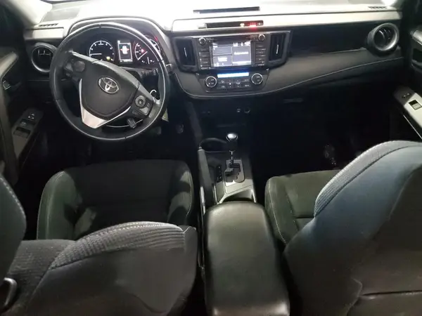 2017 TOYOTA RAV 4 auction photo 8