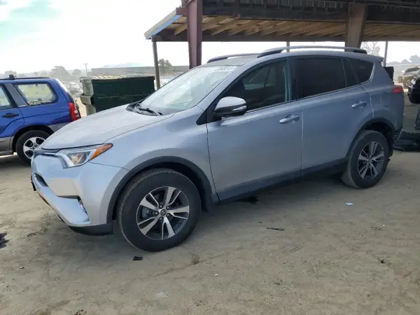 2T3RFREV2HW683826 2017 TOYOTA RAV 4 - Image 1