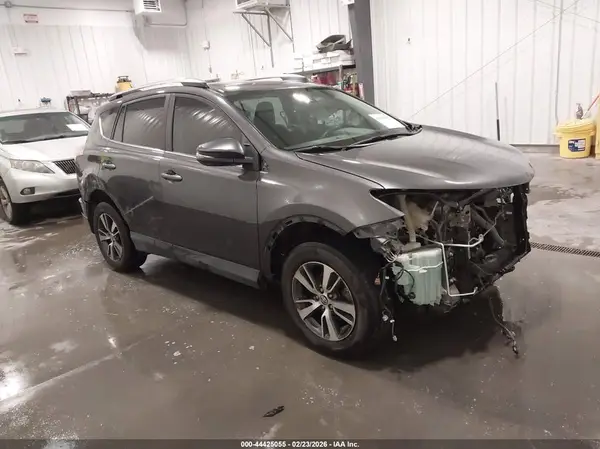 2T3RFREV2HW692705 2017 TOYOTA RAV 4 - Image 1