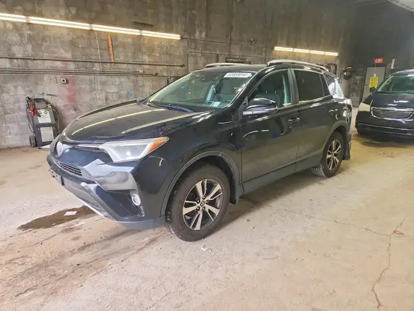 2T3RFREV2HW692879 2017 TOYOTA RAV 4 - Image 1